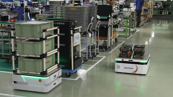AspinaAMR_工場内稼働の様子.png